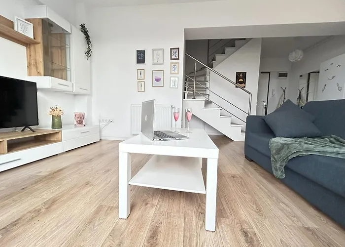 Elegant Premium With Panoramic Views - 10