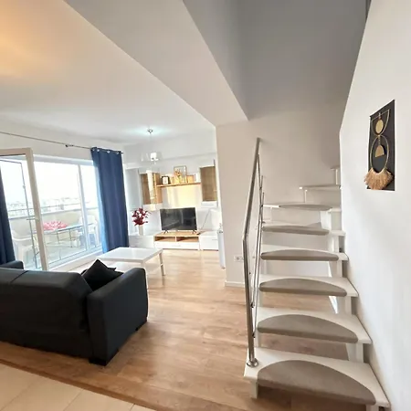 Elegant Premium With Panoramic Views - 10